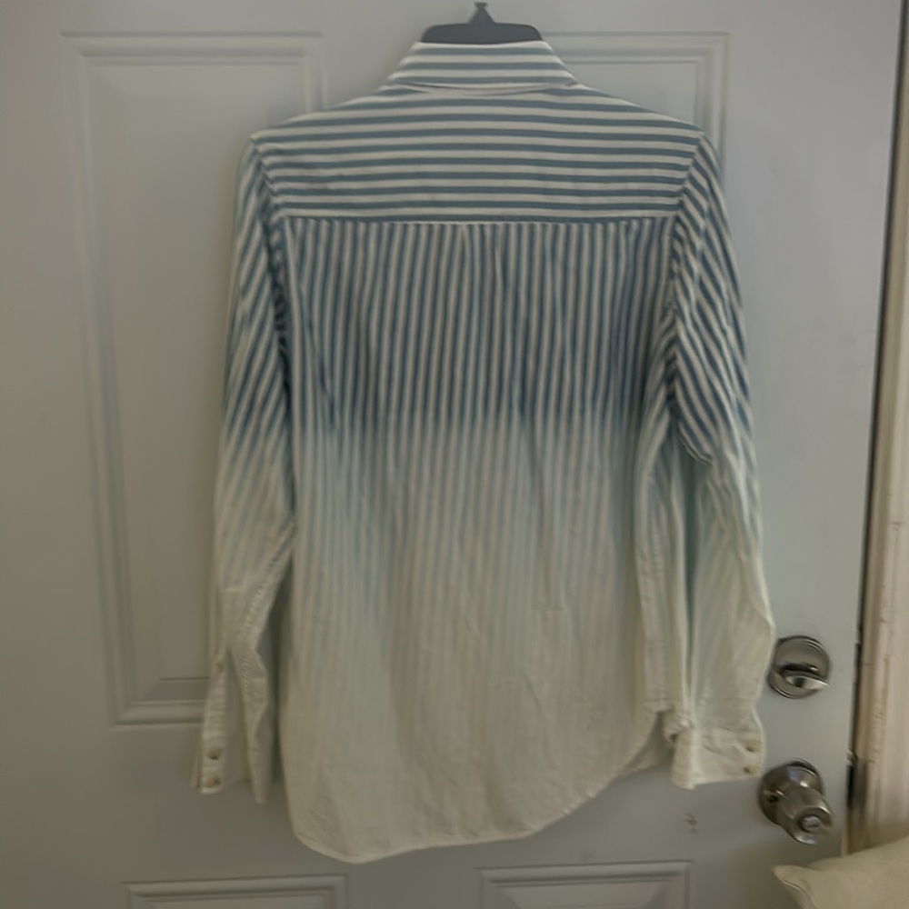 Mossimo button down - Picture 3 of 3